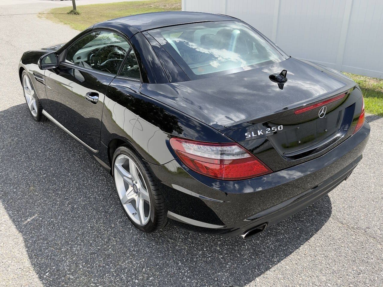 Used 2013 Mercedes-Benz SLK 250 image 17