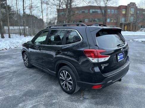 Used 2022 Subaru Forester Limited image 8