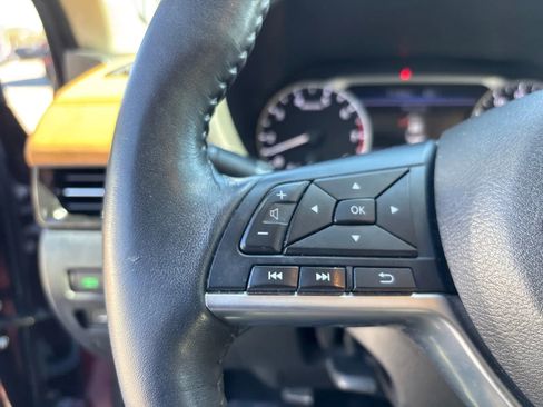 Used 2020 Nissan Sentra SV w/ SV Premium Package FWD image 16