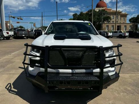 Used 2024 Chevrolet Silverado 1500 LT Trail Boss w/ Convenience Package II AWD/4WD image 3