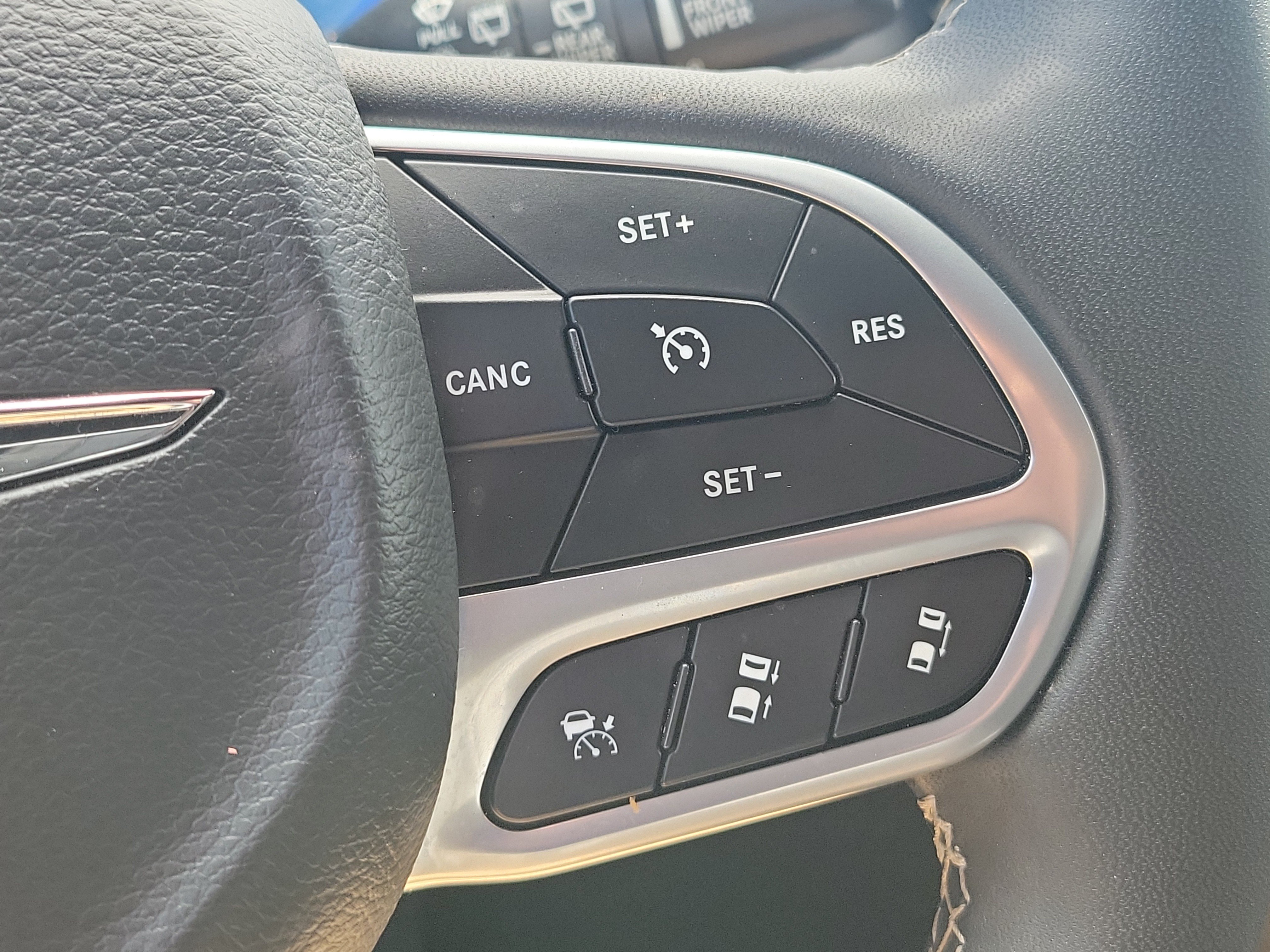 Used 2026 Chrysler Pacifica Select FWD image 22