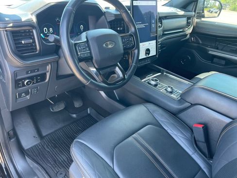 Certified 2023 Ford Expedition Platinum AWD/4WD image 5