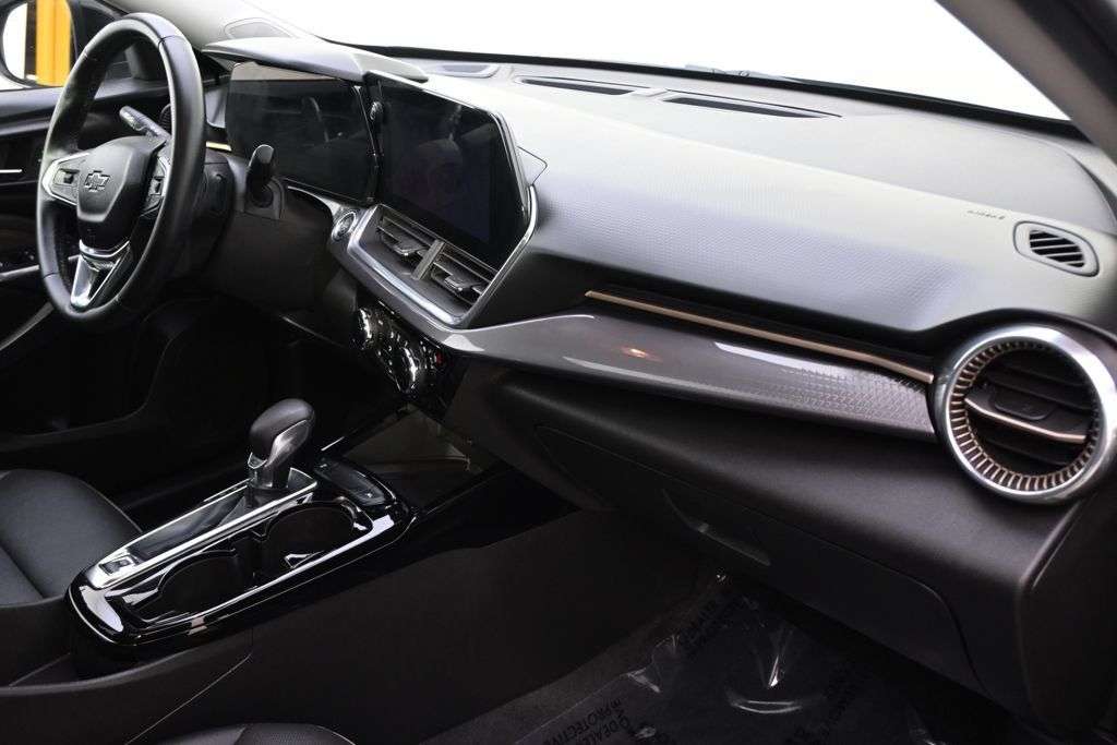 Used 2024 Chevrolet Trax ACTIV w/ Sunroof Package FWD image 15