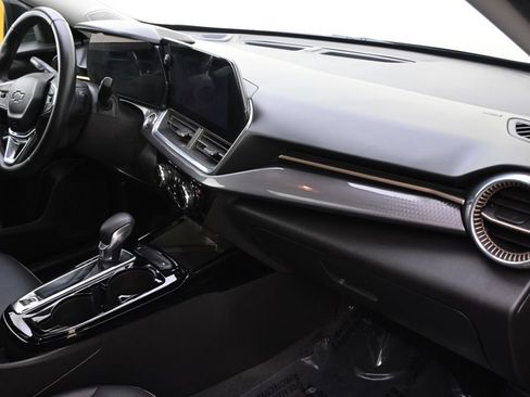 Used 2024 Chevrolet Trax ACTIV w/ Sunroof Package FWD image 15
