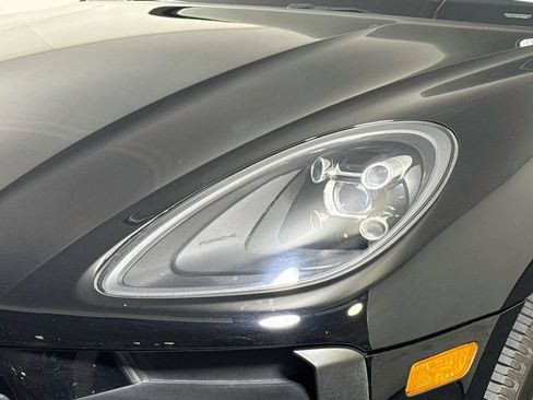 Used 2020 Porsche Macan AWD/4WD image 24