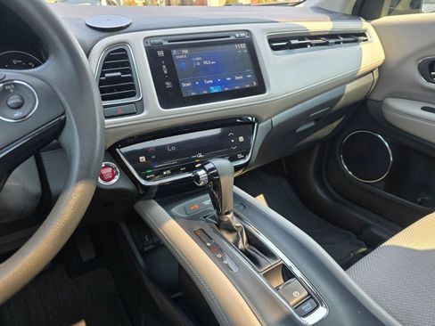Used 2017 Honda HR-V EX image 22