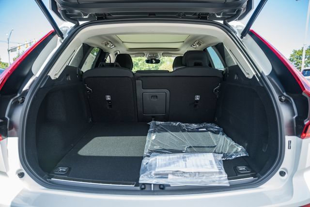 New 2026 Volvo XC60 B5 Plus AWD/4WD image 10