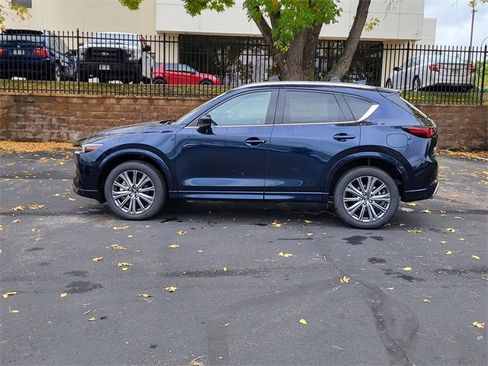 New 2025 MAZDA CX-5 Signature image 2