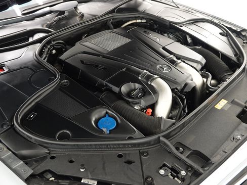 Used 2017 Mercedes-Benz S 550 Sedan w/ Sport Package w/ Sport Package image 71