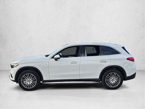 Used 2025 Mercedes-Benz GLC 300 image 9