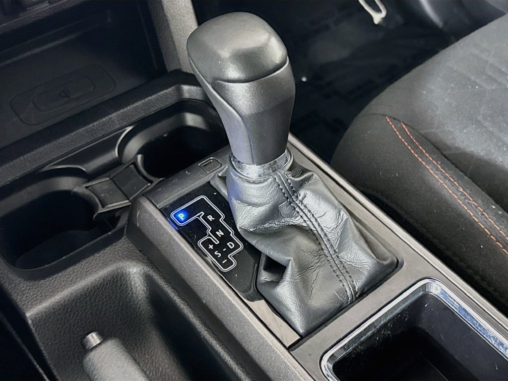 Used 2018 Toyota Tacoma TRD Sport w/ Technology Package AWD/4WD image 18