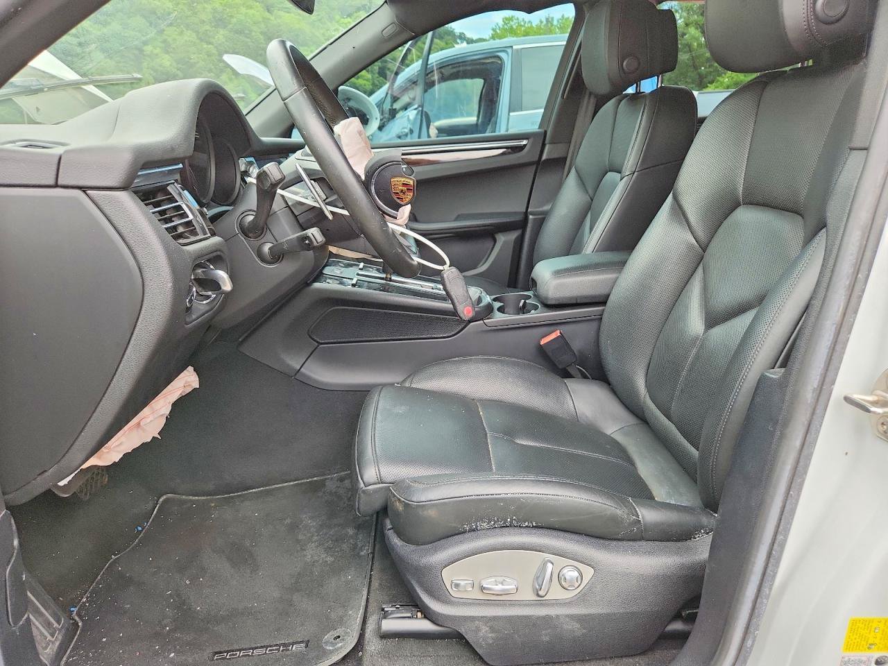 Used 2022 Porsche Macan AWD/4WD image 6