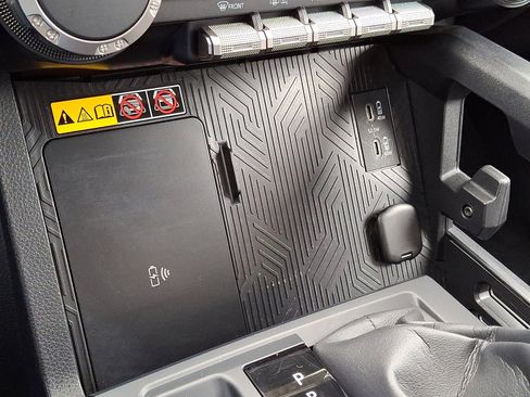 Certified 2024 Toyota Tacoma SR5 AWD/4WD image 24