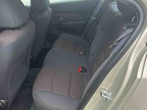 Used 2016 Chevrolet Cruze LT FWD image 10