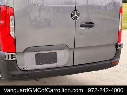 Used 2021 Mercedes-Benz Sprinter 4500 image 6