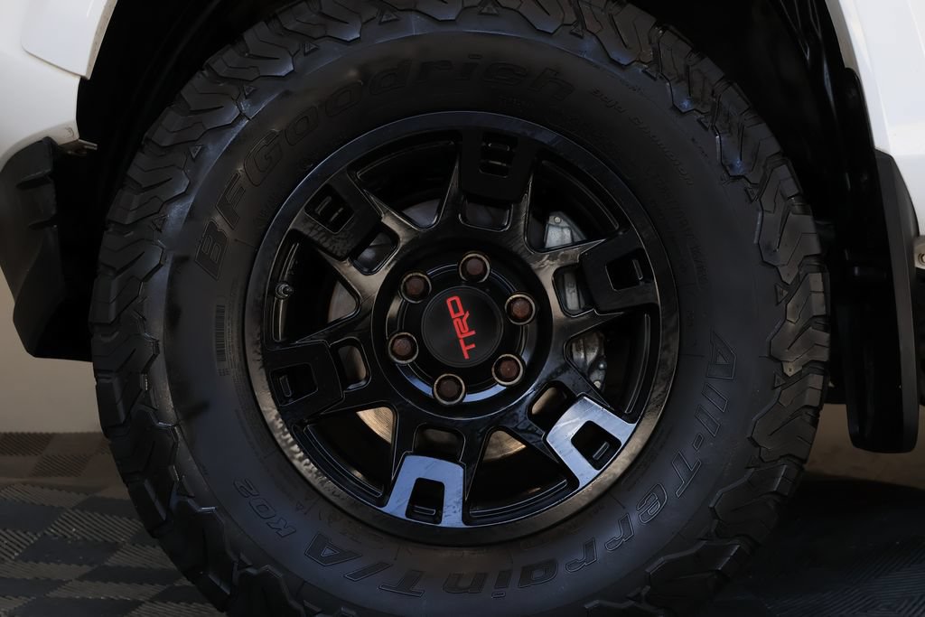 Used 2016 Toyota Tacoma TRD Sport AWD/4WD image 10