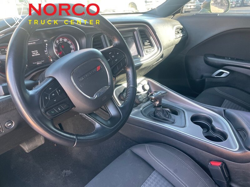Used 2022 Dodge Challenger SXT RWD image 9
