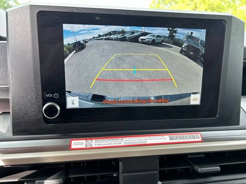 Used 2025 Toyota Tacoma SR5 AWD/4WD image 27