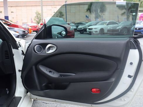 Used 2014 Nissan 370Z Coupe w/ Sport Package RWD image 13