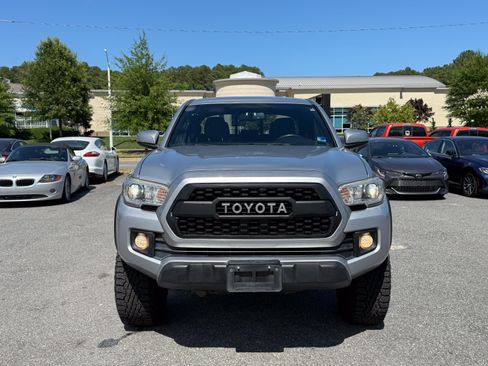 Used 2016 Toyota Tacoma TRD Off-Road w/ Towing Package AWD/4WD image 4