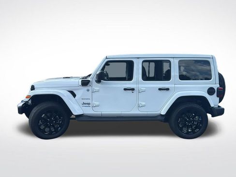 Used 2022 Jeep Wrangler Unlimited Sahara AWD/4WD image 4