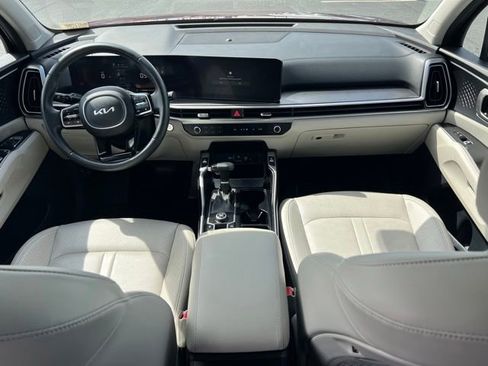 Certified 2024 Kia Sorento EX FWD image 10