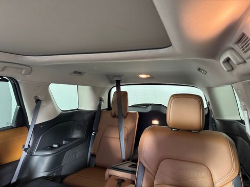 Used 2024 Nissan Pathfinder Platinum image 5