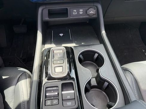 Used 2025 Honda Pilot Touring image 13