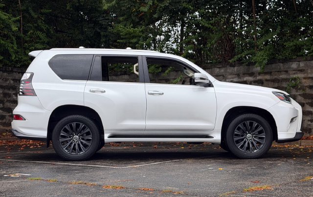 Certified 2023 Lexus GX 460 Premium w/ Accessory Package AWD/4WD image 3