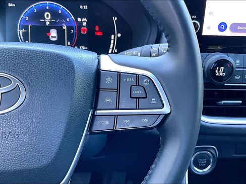 Used 2025 Toyota Grand Highlander FWD image 25