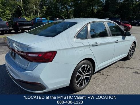 Certified 2025 Volkswagen Jetta Sport FWD image 5