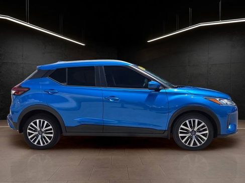 Used 2023 Nissan Kicks SV FWD image 8