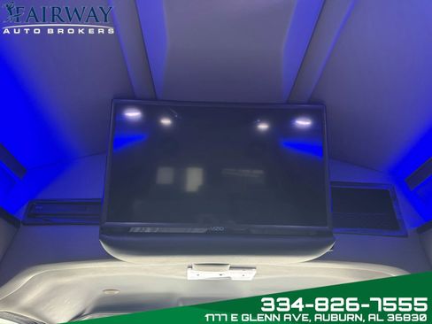 Used 2018 Chevrolet Express 2500 image 25