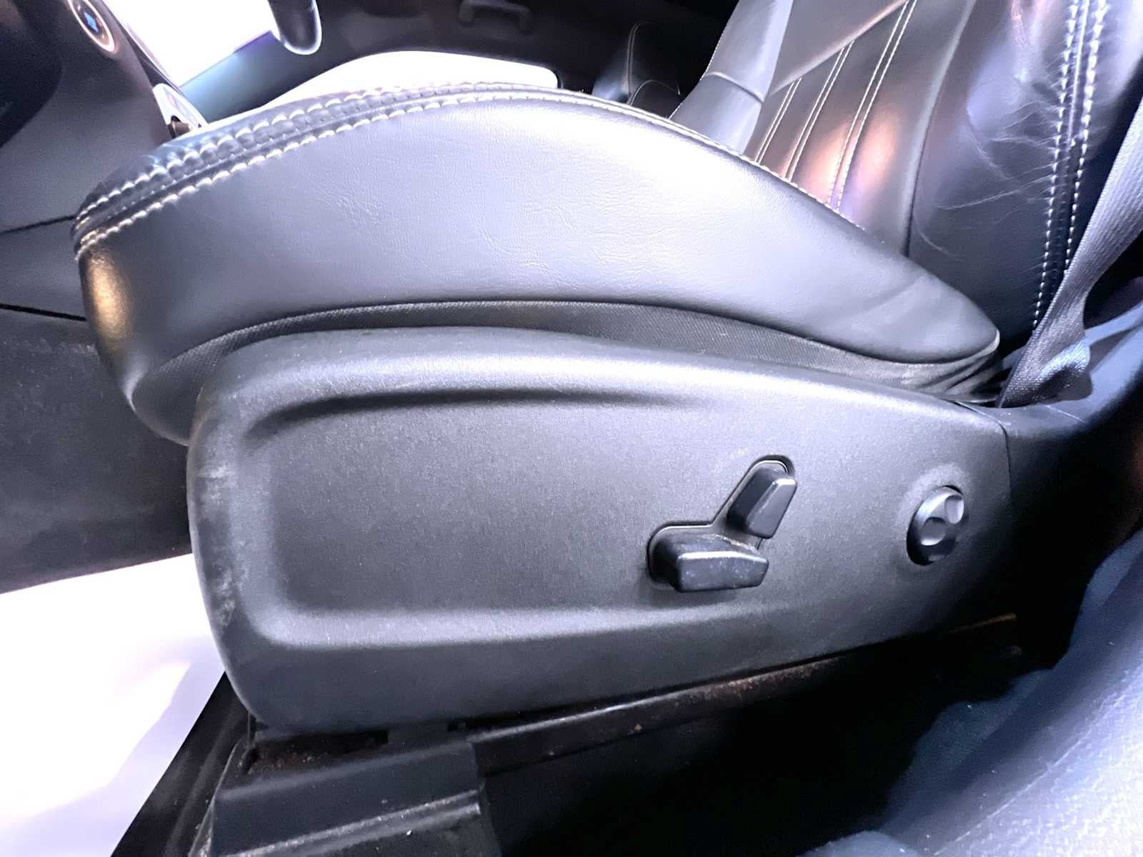Used 2014 Chrysler 300 S AWD/4WD image 13