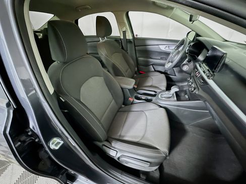 Used 2023 Kia Forte LX image 29