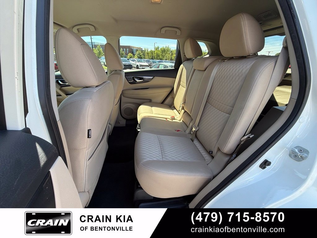Used 2017 Nissan Rogue SV w/ SV Premium Package FWD image 25