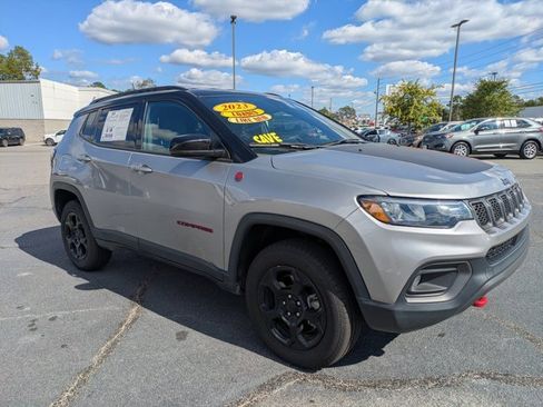 Used 2023 Jeep Compass Trailhawk image 2