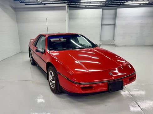 Used 1988 Pontiac Fiero image 7