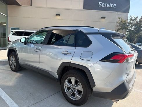 Used 2025 Toyota RAV4 XLE AWD/4WD image 5
