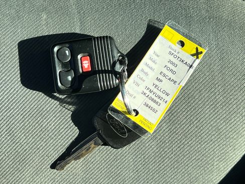 Used 2003 Ford Escape XLS AWD/4WD image 29