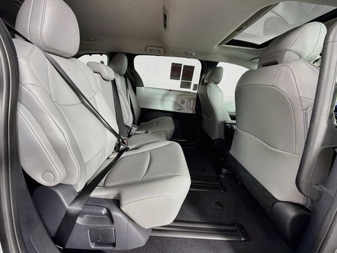 New 2026 Toyota Sienna XLE FWD image 27