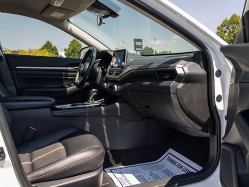 Used 2024 Nissan Altima 2.5 SR FWD image 21