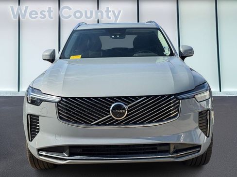 Certified 2025 Volvo XC90 B6 Plus image 10