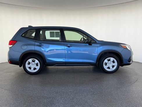 Certified 2023 Subaru Forester AWD/4WD image 2