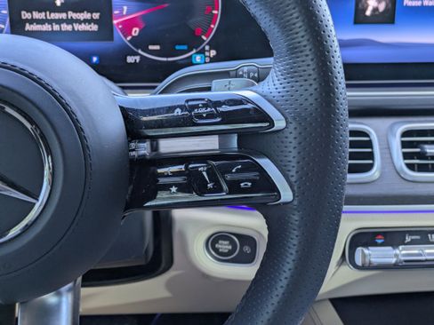 Used 2024 Mercedes-Benz GLS 450 4MATIC image 20