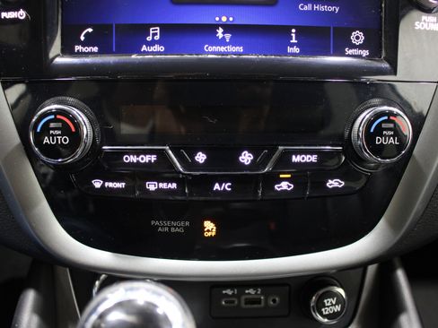 Used 2023 Nissan Murano SV AWD/4WD image 16