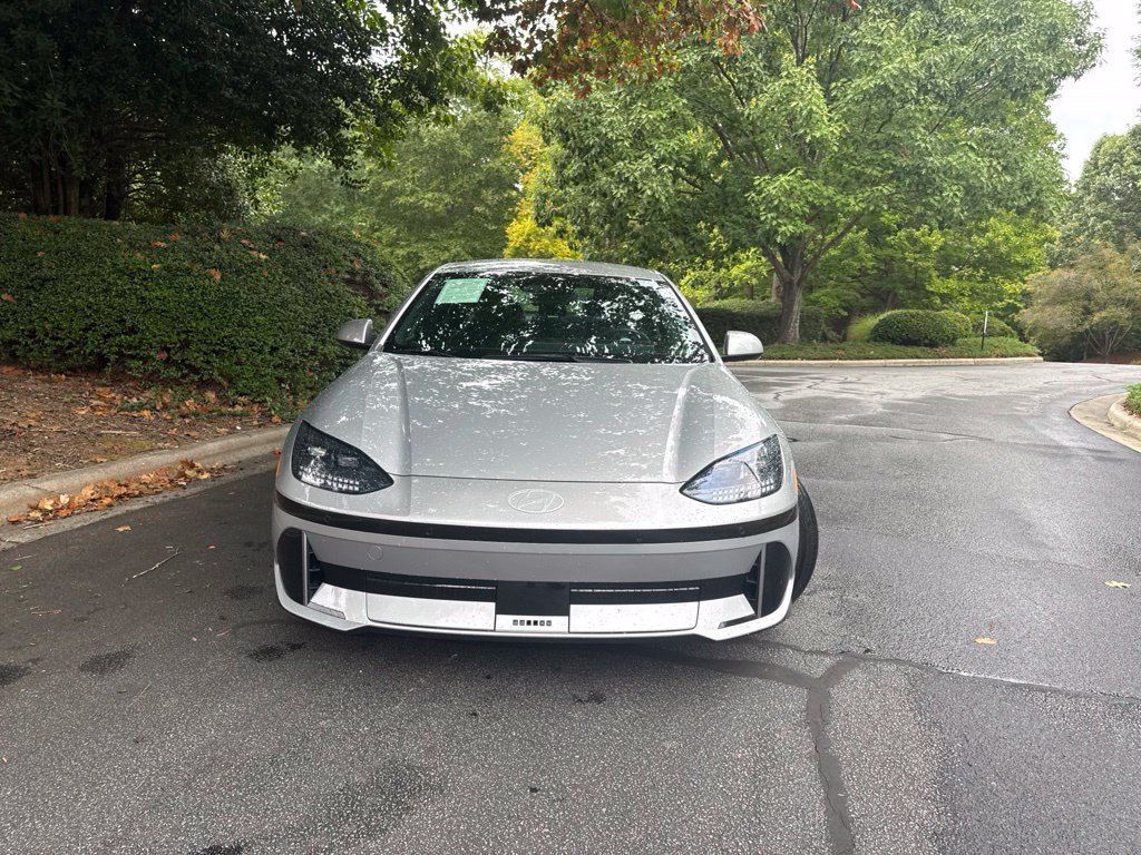 Used 2024 Hyundai Ioniq 6 Limited RWD image 2