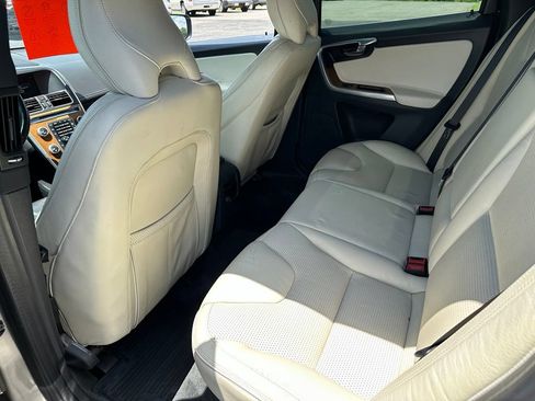 Used 2016 Volvo XC60 T5 Premier w/ Inscription Package FWD image 17
