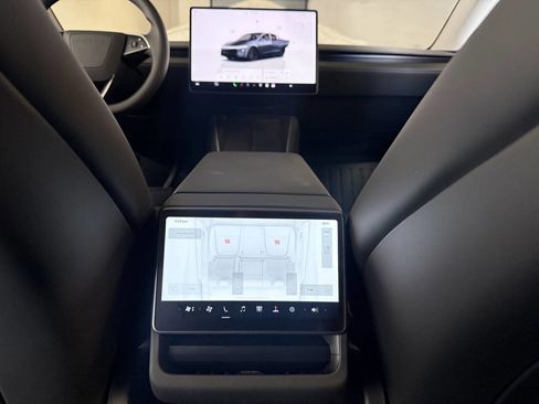 Used 2026 Tesla Model Y Long Range image 12