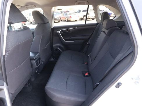 Used 2021 Toyota RAV4 LE image 9
